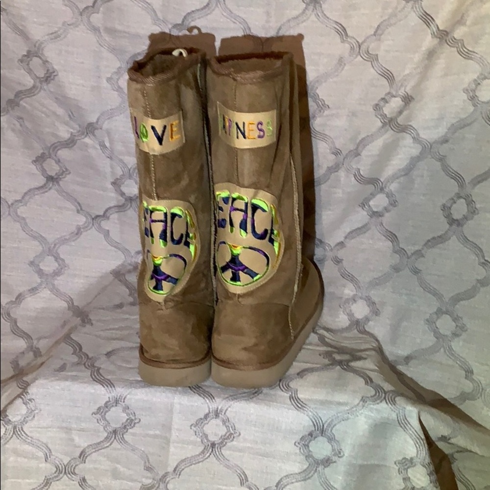 Boots with the fur!